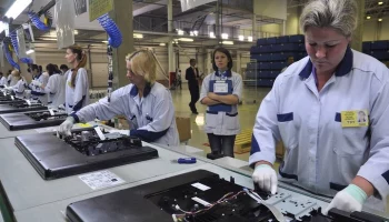 "Коммерсант": завод по сборке телевизоров Philips и Sony в Ленобласти остановил работу