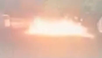 Мужчина поджег машину в Москве и назвал странную причину своего поступка