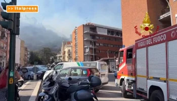 Крупный пожар начался в районе холма Монте-Марио в Риме