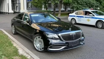 В Москве задержали водителя Maybach за езду с подложными номерами
