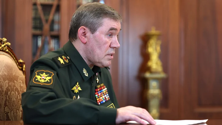 Герасимов: Доклад Путину от штурмовиков в Северске был прерван РЭБ Украины Герасимов: Доклад Путину от штурмовиков в Северске был прерван РЭБ Украины