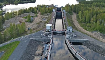 Шестеро пропали без вести после размытия перемычки у шлюзов Беломорканала в Карелии