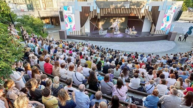 "Театральный бульвар" собрал более миллиона человек с начала лета