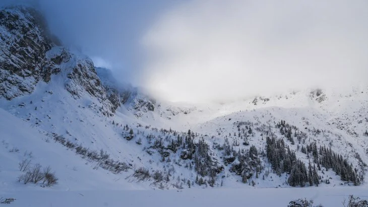 Более 60 альпинистов эвакуированы в Иссык-Кульской области