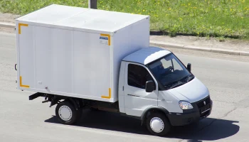 Товары с маркетплейса рассыпались по МКАД после ДТП с автобусом и &laquo;газелью&raquo;