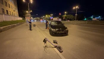 Подросток на электросамокате врезался в BMW и попал в реанимацию в Екатеринбурге Подросток на электросамокате врезался в BMW и попал в реанимацию в Екатеринбурге