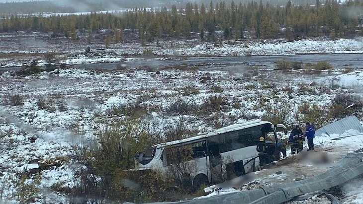 Четыре человека находятся в тяжелом состоянии после ДТП с автобусом в Якутии