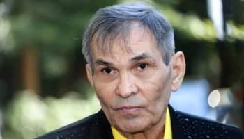 Продюсер Алибасов заявил, что чувствует себя "умеренно"