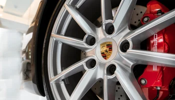 «Рольф»: Автомобили Porsche в России могут дистанционно блокировать