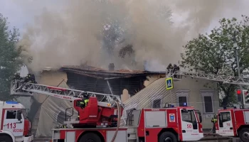 ТАСС: пожар в реконструируемом здании в центре Москвы потушен