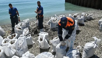 В Туапсе собрали более 4 тыс куб м загрязненного грунта и водомазутной смеси