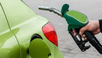 "Известия": ФАС начала требовать от региональных АЗС снижать цены на топливо