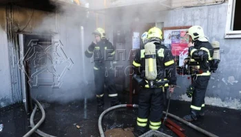 12 человек эвакуированы из загоревшегося здания на Новозаводской улице