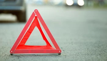 Движение транспорта затруднено из-за ДТП на улице Соловьиная Роща в Москве