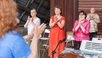 Сводный хор "Московского долголетия" проведет серию летних мастер-классов