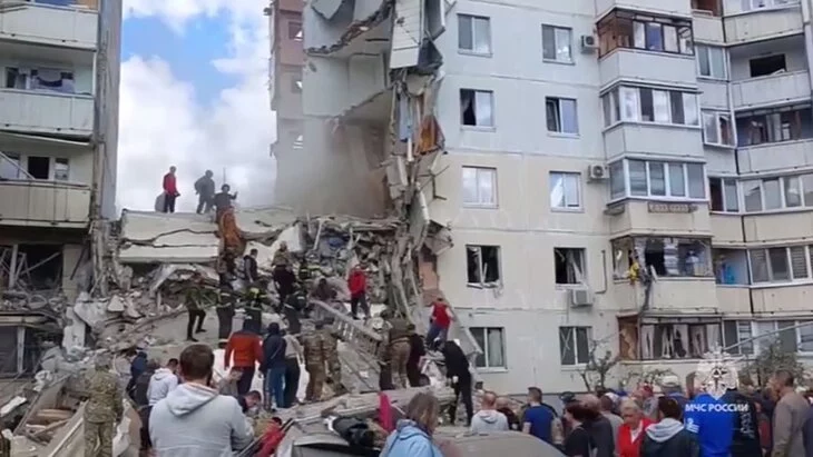 Пострадавших при обрушении дома в Белгороде спасателей выписали из больницы Пострадавших при обрушении дома в Белгороде спасателей выписали из больницы