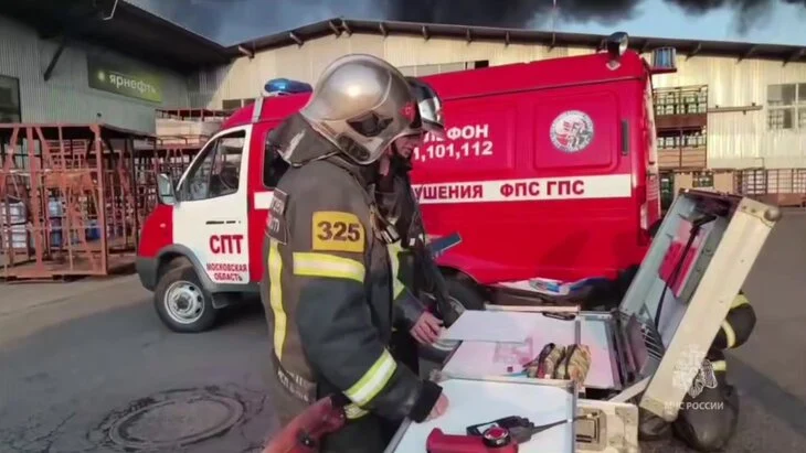 Открытое горение ликвидировано на складе в подмосковном Пушкине