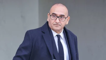 Глава МВД Франции объявил о расследовании после наезда машины на людей