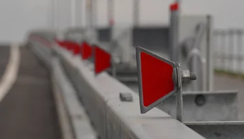 Движение на нескольких улицах столицы ограничат в День защитника Отечества