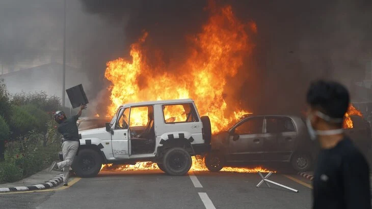 Khabarhub: армия Непала развернула войска на фоне беспорядков в стране Khabarhub: армия Непала развернула войска на фоне беспорядков в стране