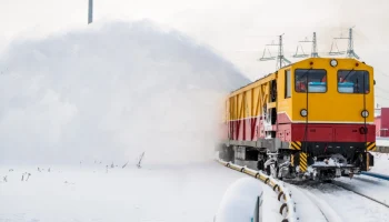 Вагоны снега не боятся. Как обеспечивают стабильную работу метро зимой