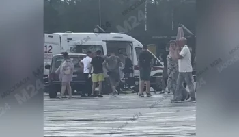 РИА Новости: люди, в которых ударила молния в "Патриоте", прятались под зонтом от дождя