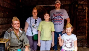 Москвичи провели осенние выходные в парке у Музея Победы