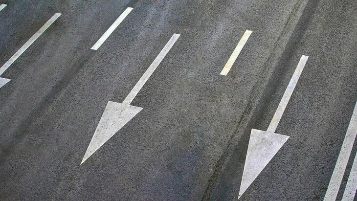 Около 50% работ по обновлению дорожной разметки выполнено в Москве Около 50% работ по обновлению дорожной разметки выполнено в Москве