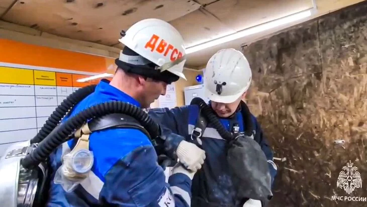 Три человека погибли после взрыва на шахте в Свердловской области