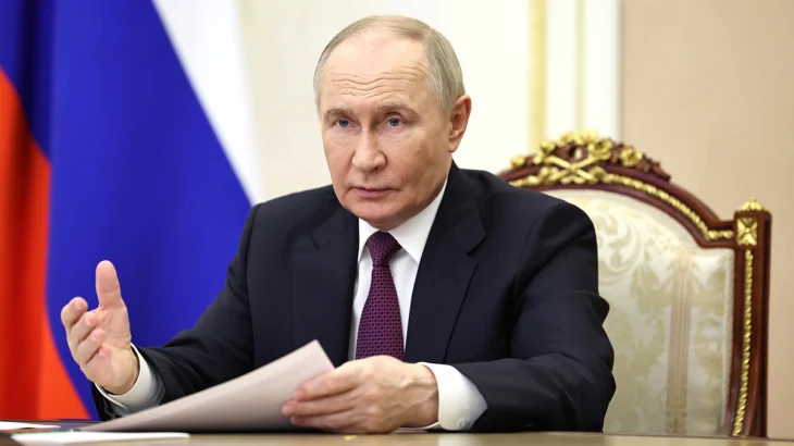 Путин: В РФ снижается до 14 лет возраст принесения присяги гражданина Путин: В РФ снижается до 14 лет возраст принесения присяги гражданина