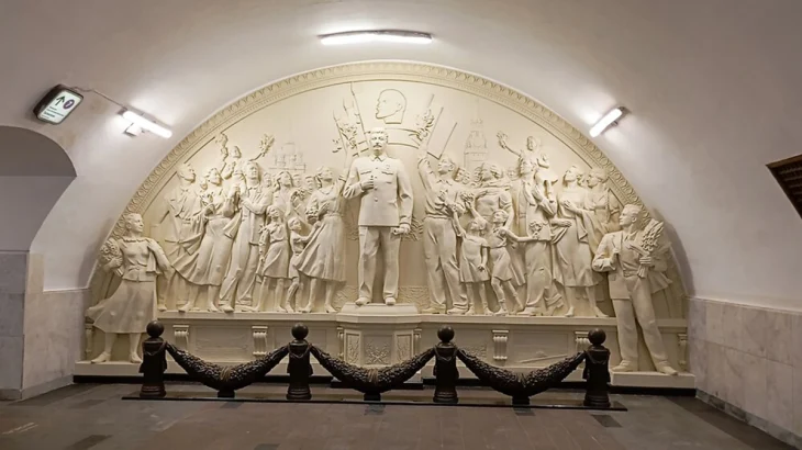 Исторический барельеф вернулся на станцию «Таганская» столичного метро Исторический барельеф вернулся на станцию «Таганская» столичного метро