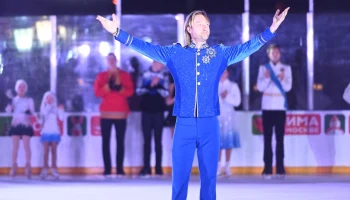 Олимпийское сияние на Масленице: Сотникова и Плющенко превращают столичные катки в сцену для ледовых