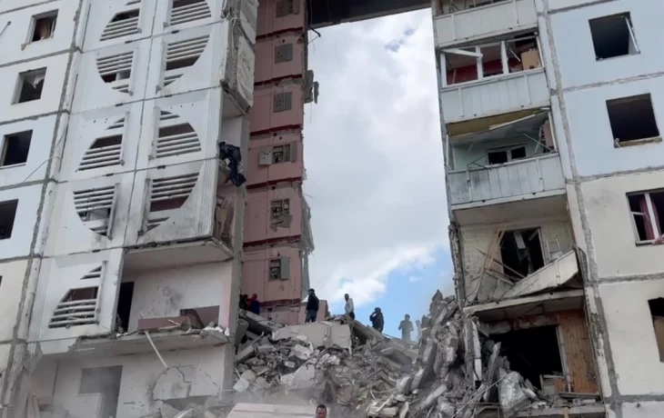 Что известно об обрушении части дома в Белгороде после прилета украинской ракеты Что известно об обрушении части дома в Белгороде после прилета украинской ракеты