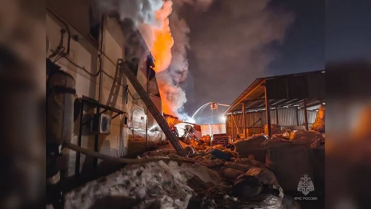 Один человек погиб при пожаре на складе в Удмуртии Один человек погиб при пожаре на складе в Удмуртии