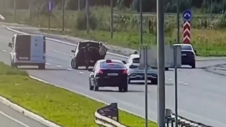 Пьяная мать за рулем отвлеклась на ребенка и насмерть сбила мужчину в Чувашии Пьяная мать за рулем отвлеклась на ребенка и насмерть сбила мужчину в Чувашии