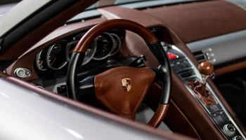 РЕН ТВ: Купленный москвичкой Porsche Cayenne оказался в розыске Интерпола