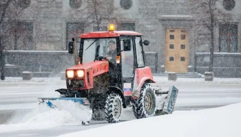 Работы по очистке от снега повсеместно организованы в Москве