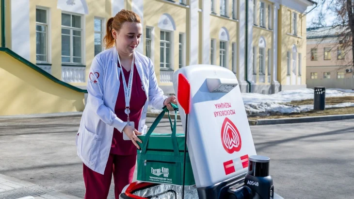 Собянин: Роботы-доставщики повысят эффективность логистики в больницах Москвы Собянин: Роботы-доставщики повысят эффективность логистики в больницах Москвы
