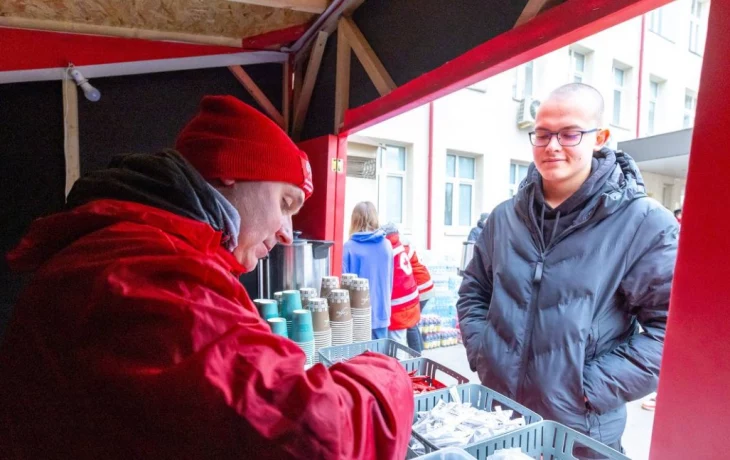 Павильоны с горячим чаем и печеньем установили для доноров крови в Москве Павильоны с горячим чаем и печеньем установили для доноров крови в Москве
