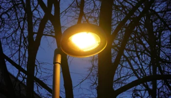 Более 9,7 тысячи новых фонарей установили в московских дворах в 2024 году