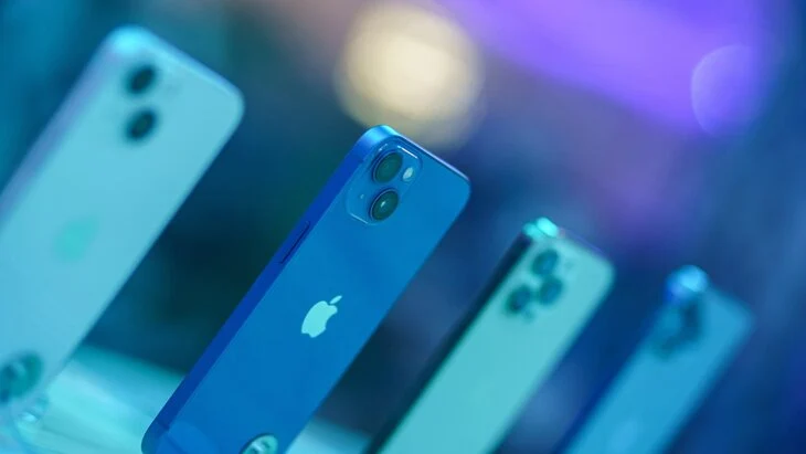 Reuters: цены на iPhone могут вырасти на 43% из-за введенных Трампом пошлин
