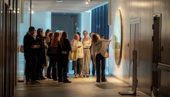 В Москве открыли международную выставку современного искусства в медицинском центре В Москве открыли международную выставку современного искусства в медицинском центре