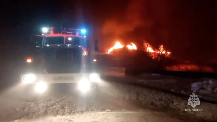 Пожар на складе во Владимирской области локализовали на площади 2,5 тыс "квадратов" Пожар на складе во Владимирской области локализовали на площади 2,5 тыс "квадратов"