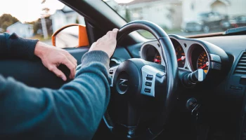 Автоэксперт Хайцеэр рассказал, как правильно ухаживать за машиной летом