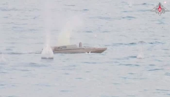 В Новороссийске отражают атаку безэкипажных катеров