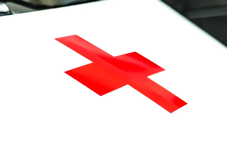 SHOT: Москвич пнул девушку, а потом выстрелил себе в ногу из пистолета SHOT: Москвич пнул девушку, а потом выстрелил себе в ногу из пистолета