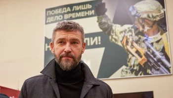 Музыкант Кристовский посетил единый пункт отбора на военную службу в Москве