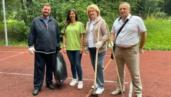 Екатерина Раззакова поддержала участников экодесанта в Обручевском районе