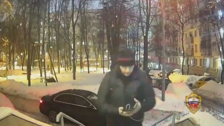 В Москве пенсионерка отдала курьеру мошенников 14 золотых слитков