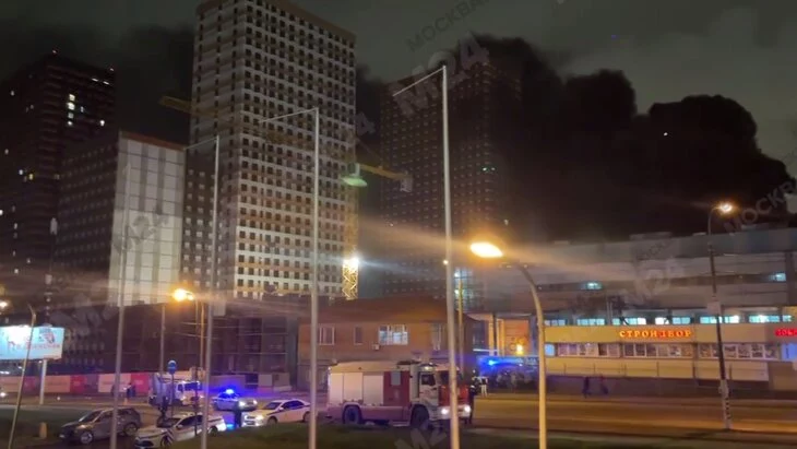 Пожар произошел в трехэтажном здании на северо-востоке Москвы